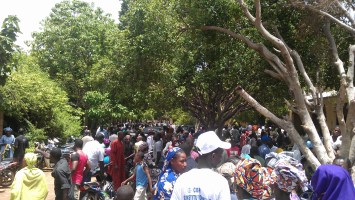 Outside a Bamako polling place, 28 July (photo: Aly Haidara)